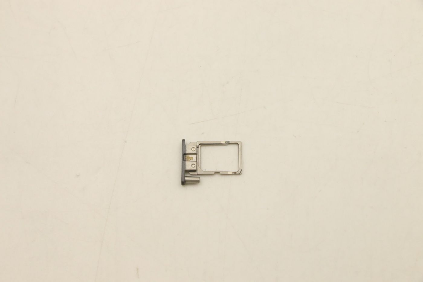 BwWT3v0XTUuERwoZbx3yvQ.c-r.jpg Lenovo MECH_ASM SIM Tray,Storm Gray (5M10V75650)