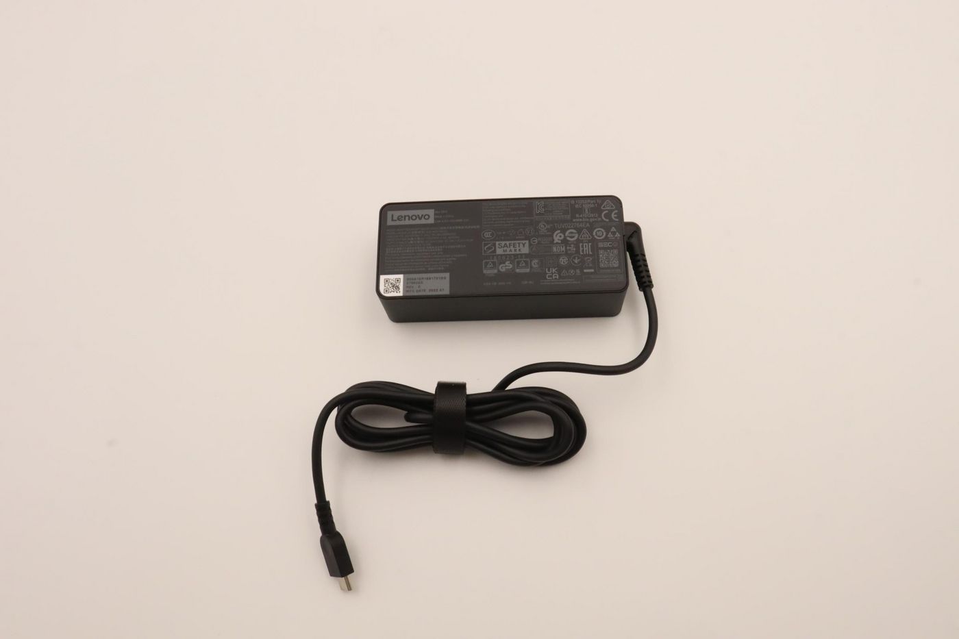 O0Z1O0gI_k624swQxg0F6A.c-r.jpg Lenovo PD,65W,20/15/9/5V,3P,WW,DEL (5A10W86250)