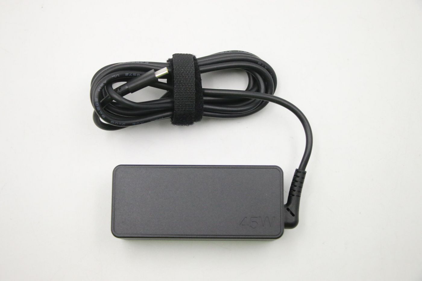 PQPW2W_twUWW4zS0cLji3w.c-r.jpg Lenovo Chiocny AC Adapter 3.0 45W 3P NON-PCC (02DL122)