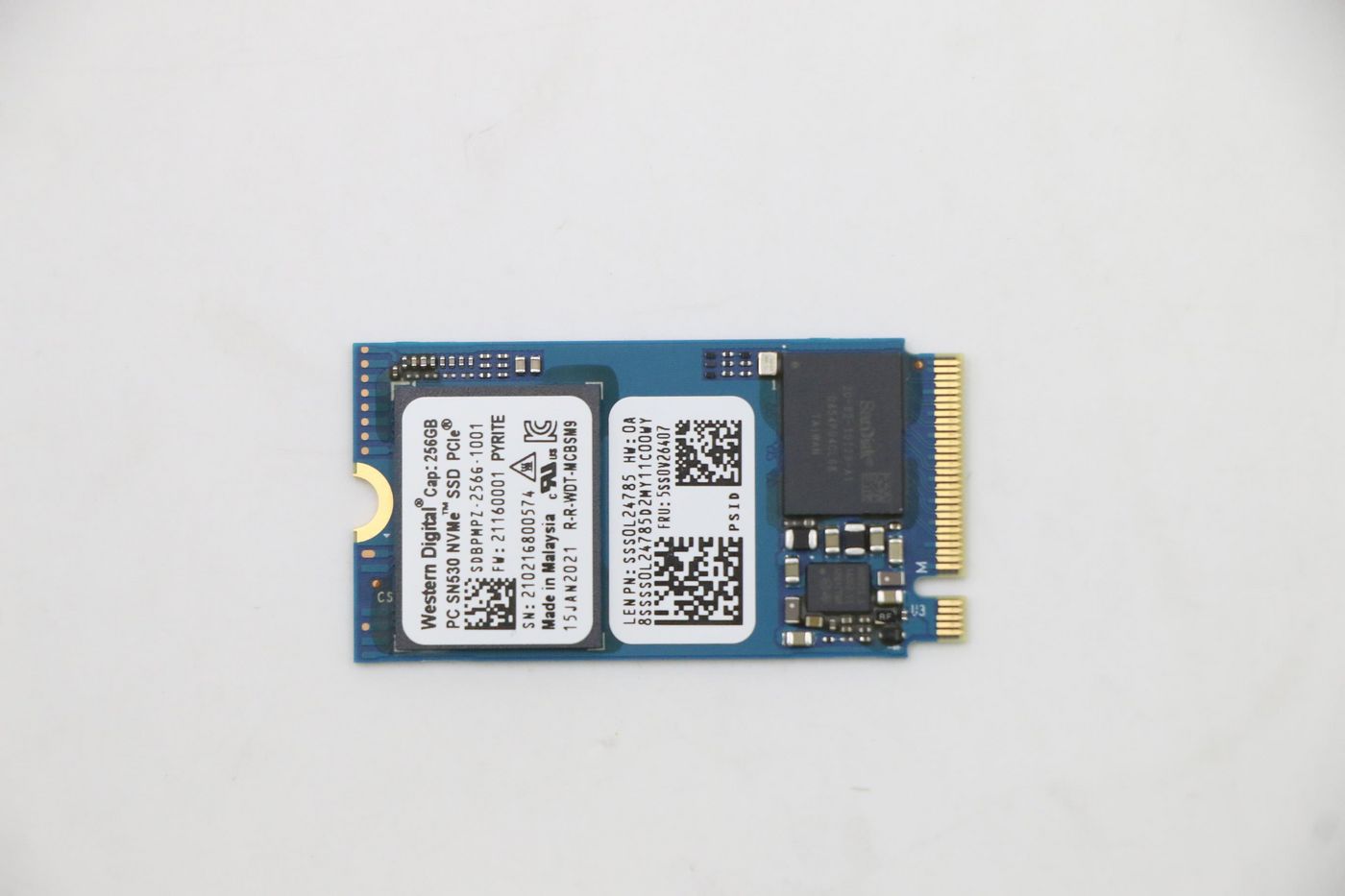 R4LcsZvtO0WKPTIwNN5ABg.c-r.jpg Lenovo SSD M.2 PCIe NVMe FRU M.2-2242 256GB Gen3x4 RoHS WD (5SS0V26407)