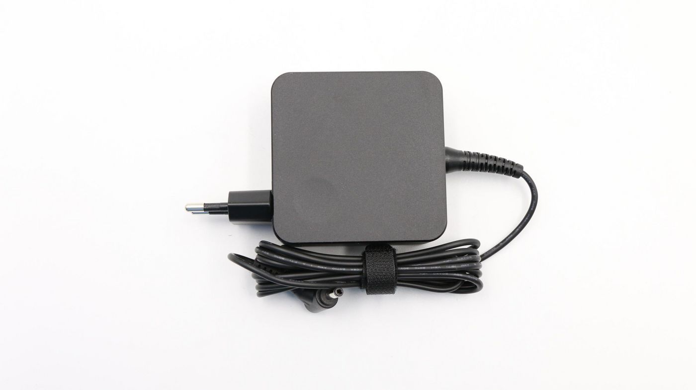aNzWxVdKTkqQEMJqLx_SyQ.c-r.jpg Lenovo AC Adapter (FRU01FR159)