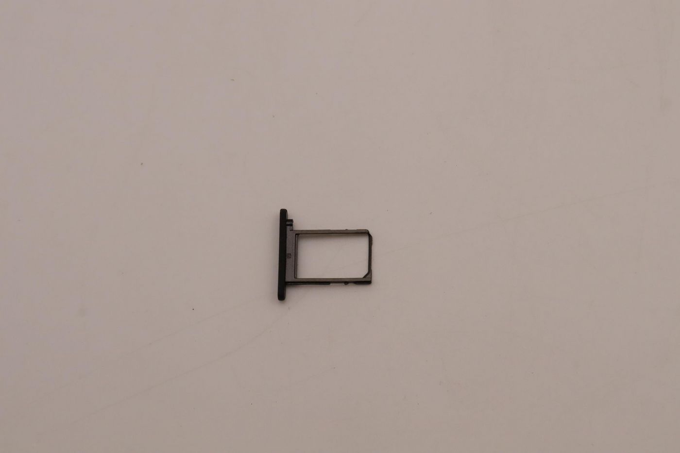 eI4ZVDb3R0G51nOPeEwPTg.c-r.jpg Lenovo MECHANICAL FRU T14G3_NANO_SIM_TRAY_BK (5M20Z56327)