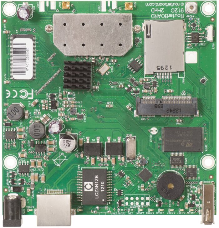 h1wfqqHRSk6EPHdKzTsORw.c-r.jpg Mikrotik RB912UAG-2HPND router motherboard