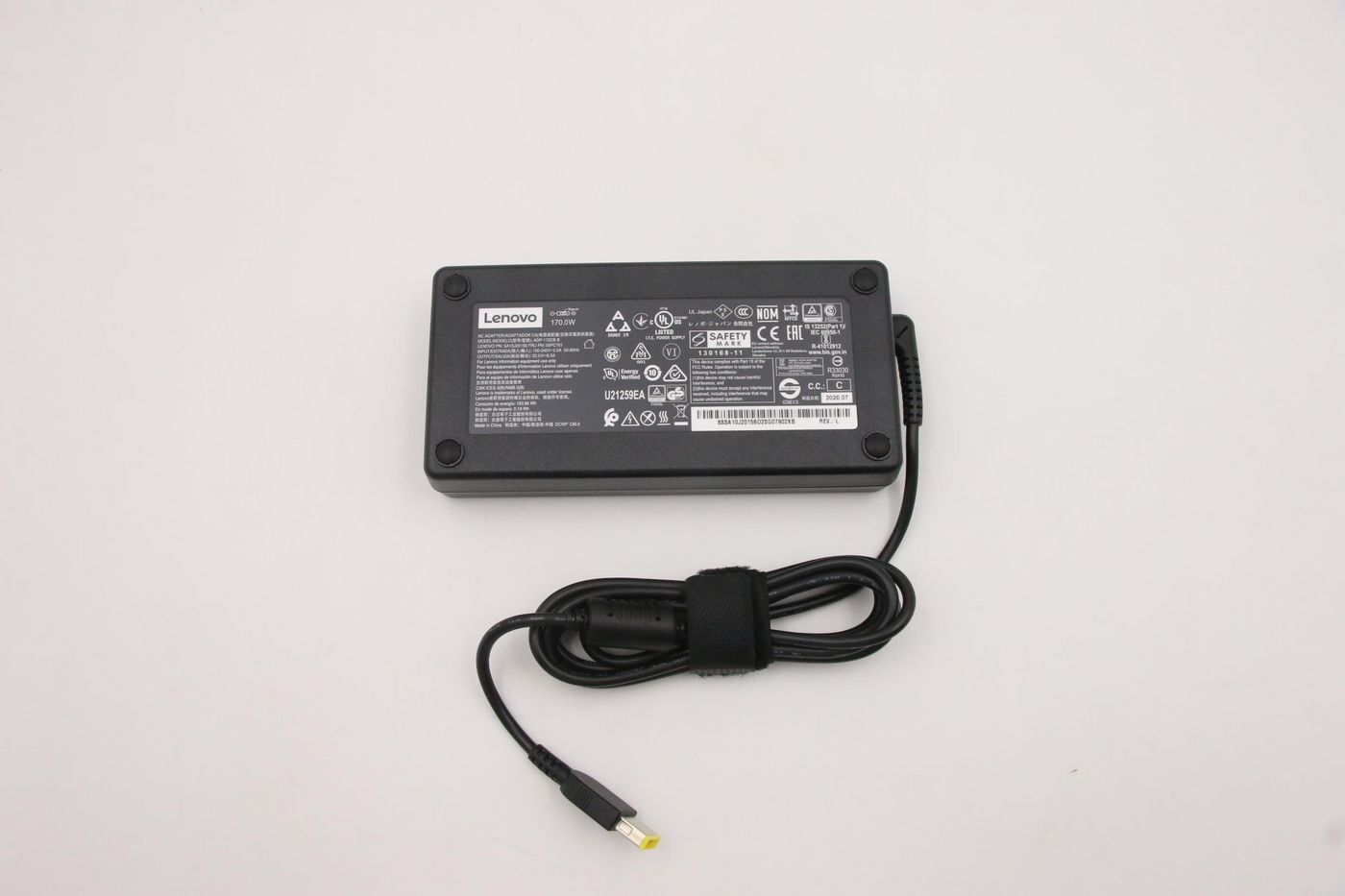 onIJv0hRAUOoa-orme5EAw.c-r.jpg Lenovo AC ADAPTER,170W,100-240Vac,3P (00PC761)